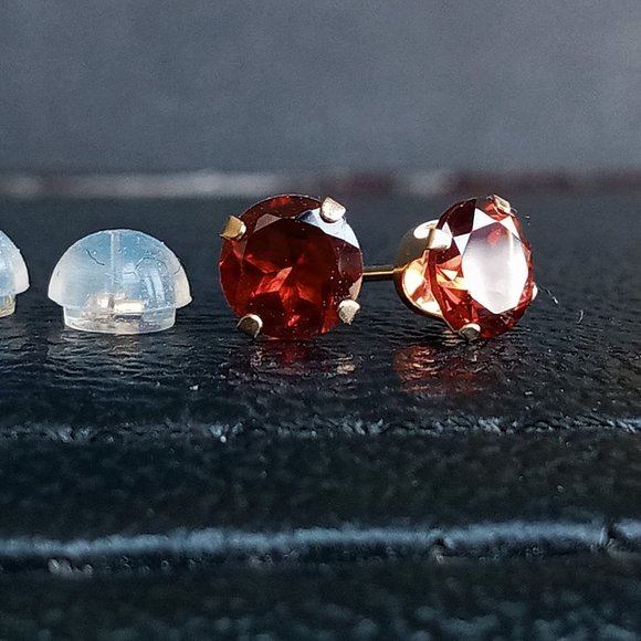 (SOLD) 10K Yellow Gold Deep Red Garnet Stud Post Earrings - Picture 4 of 10